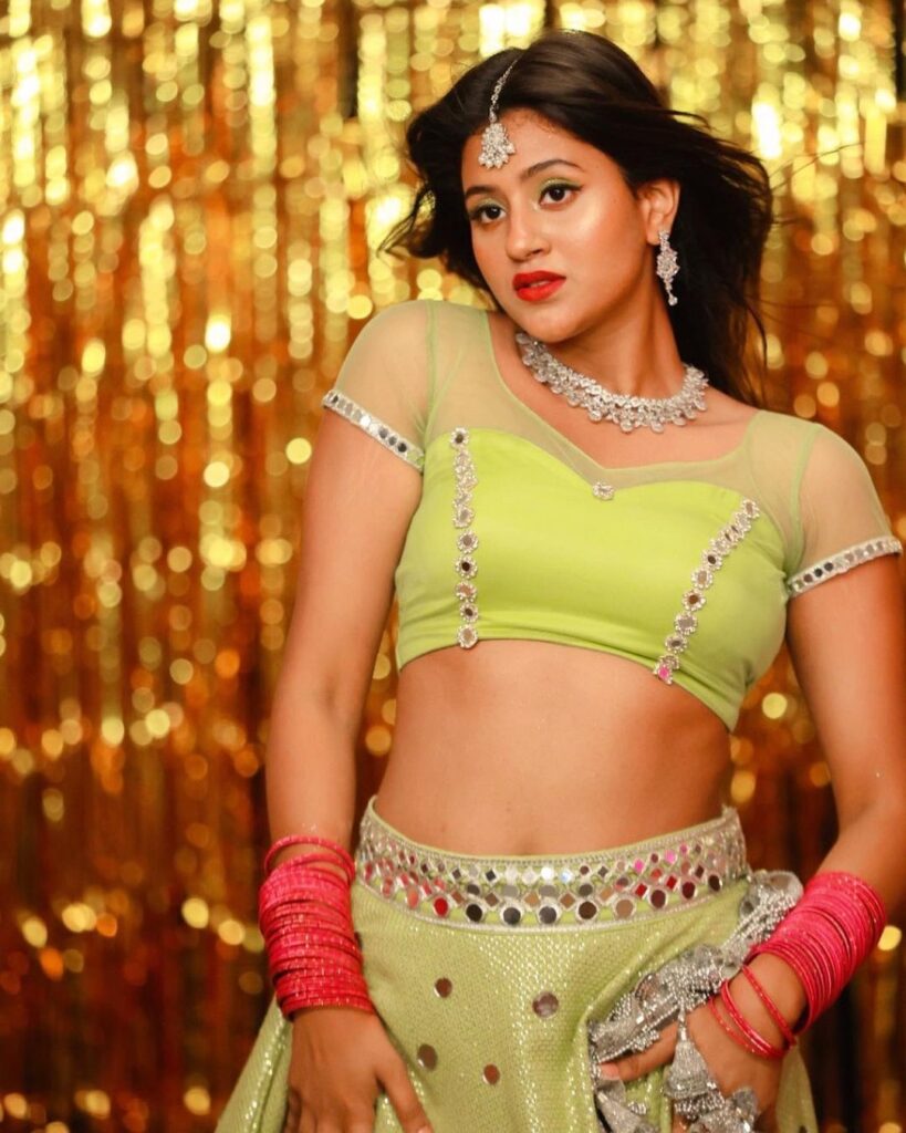Anjali Arora [ Kacha Badam Girl ] Age, Height, Instagram Viral Video 2023 -  Vijay Solutions
